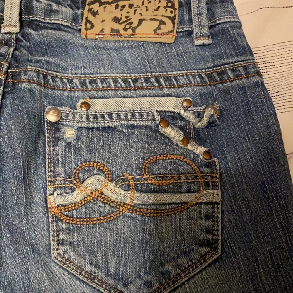 Woman’s Southern Thread Jeans - Picture 11 of 11